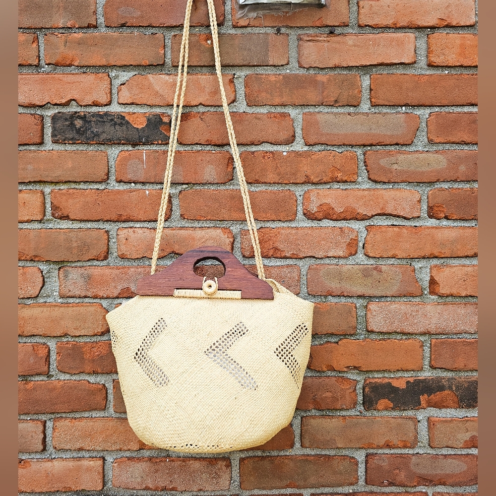 VTG Boho Raffia Handcrafted Tote | Wicker & Wood Handle Crossbody Bag
